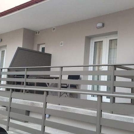 Ferienwohnung Chriselia Nea Roda Exterior foto