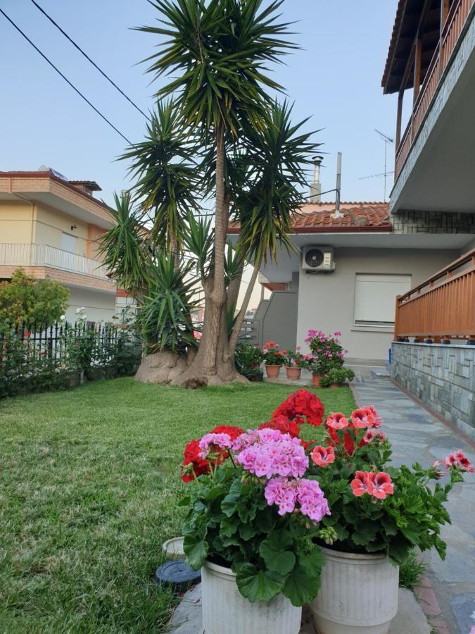 Ferienwohnung Chriselia Nea Roda Exterior foto