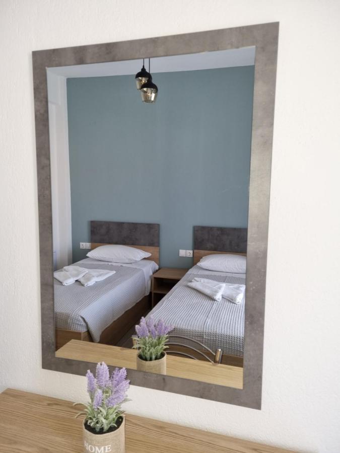 Ferienwohnung Chriselia Nea Roda Exterior foto