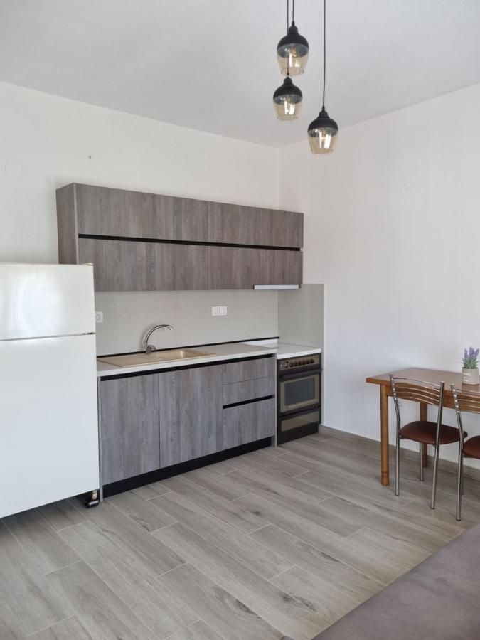 Ferienwohnung Chriselia Nea Roda Exterior foto