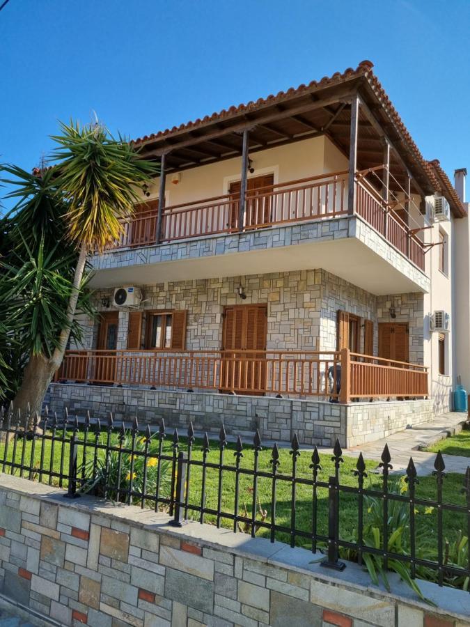 Ferienwohnung Chriselia Nea Roda Exterior foto