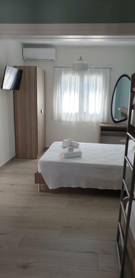 Ferienwohnung Chriselia Nea Roda Exterior foto