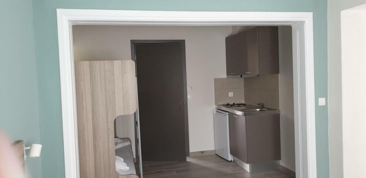 Ferienwohnung Chriselia Nea Roda Exterior foto