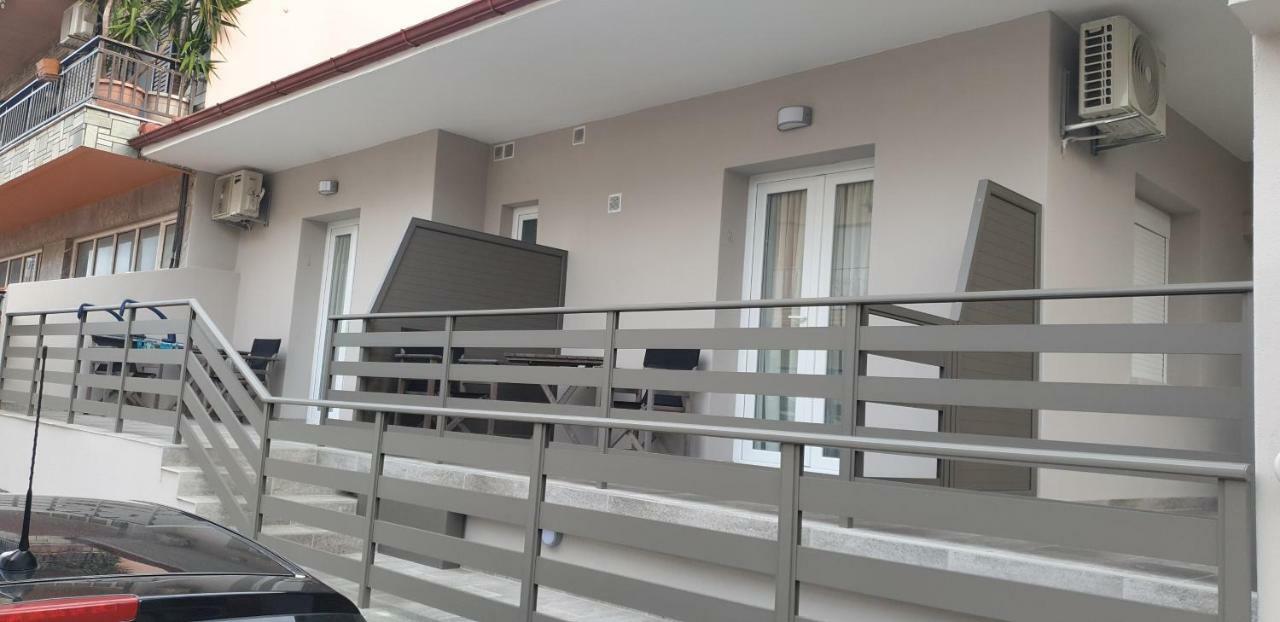 Ferienwohnung Chriselia Nea Roda Exterior foto
