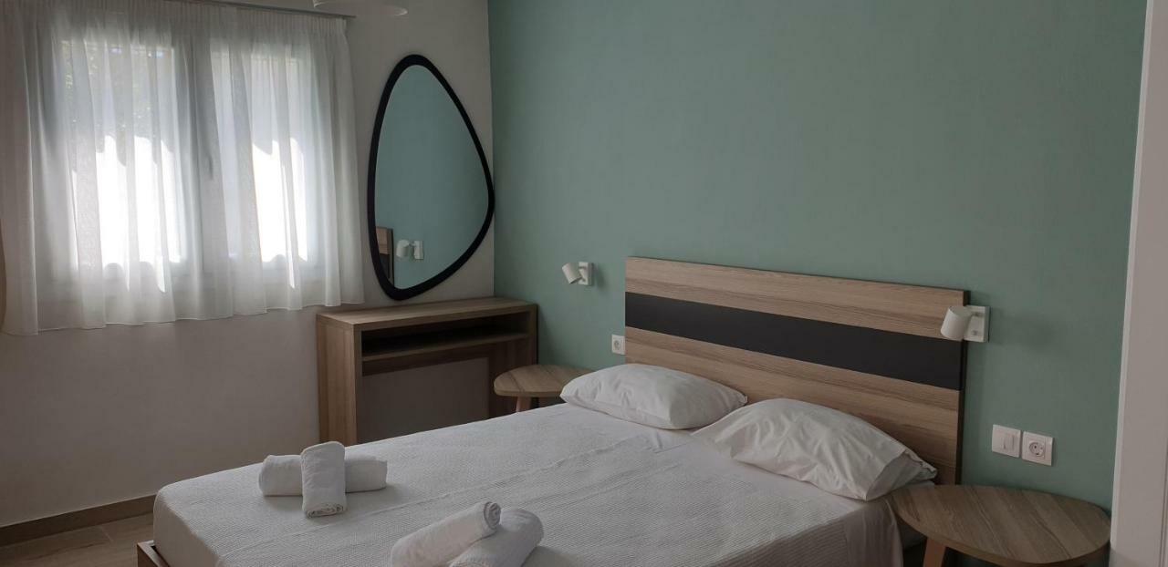 Ferienwohnung Chriselia Nea Roda Exterior foto